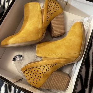 Heel boots